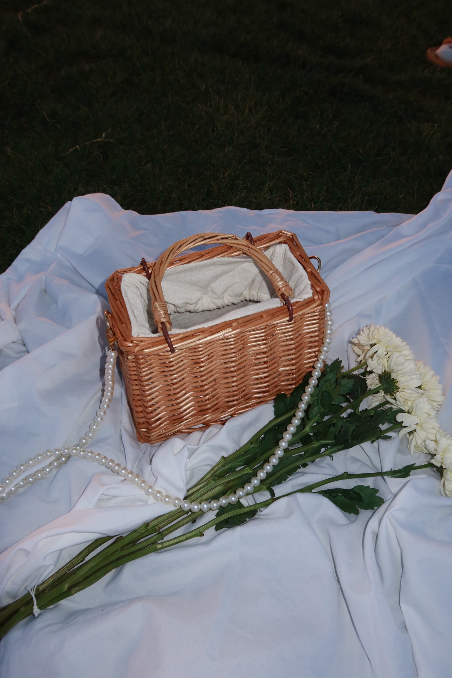 Picnic date mini basket